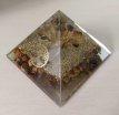 ORG45 Orgonite piramide Tijgeroog (met Tree of Life) 70-75